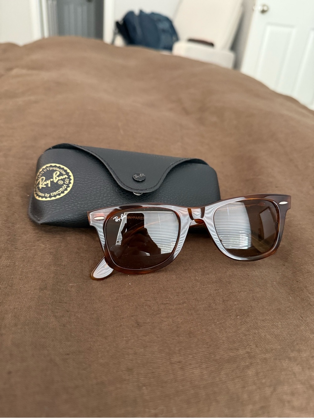Ray-Ban RB2140 Original Wayfarer Classic Tortoise Sunglasses 54mm + Case